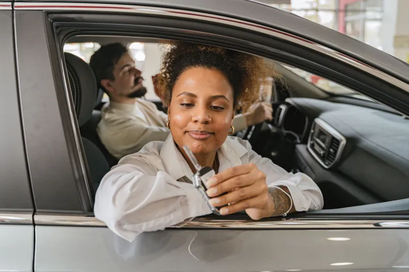 You Passed — So Why Does the Steering Wheel Still Feel Foreign? The New Driver's Guide to Earned Confidence